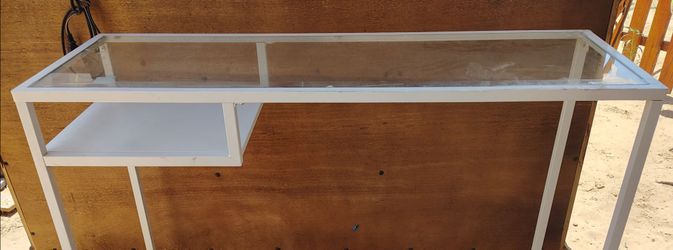 Desk/glass