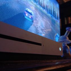 Xbox ONE S Mint 