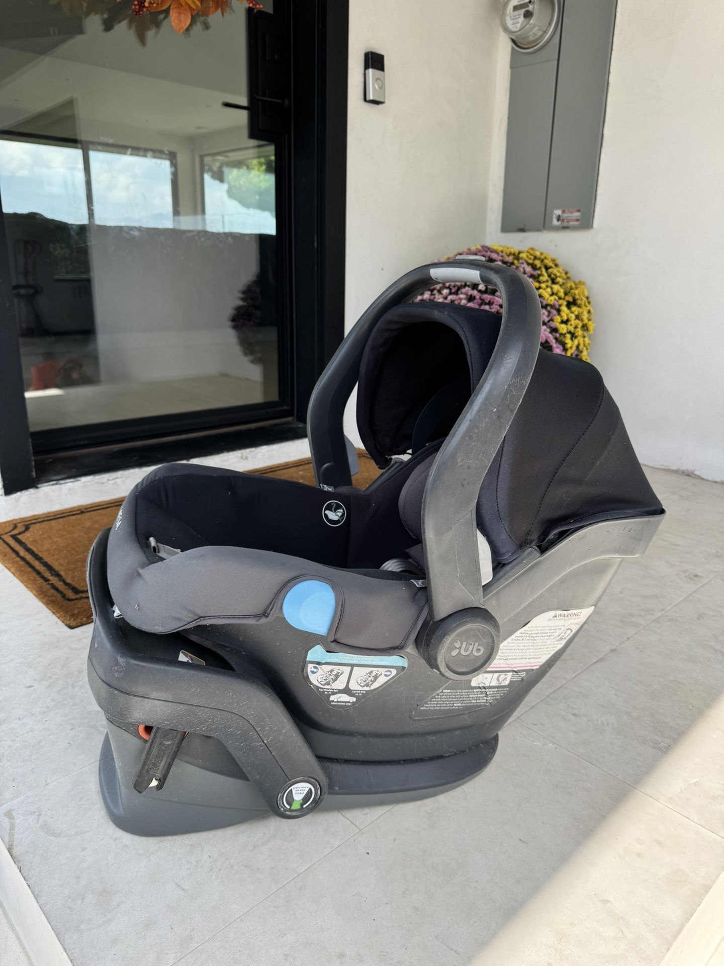 Uppababy vista Car Seat used