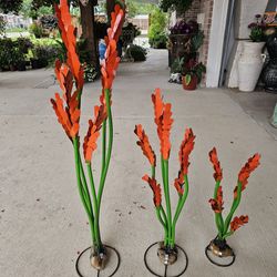 Orange Spike Metal Flowers Set (Yard Art)