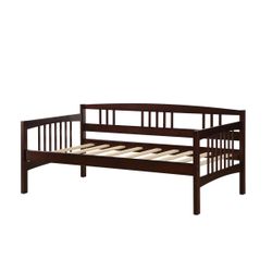 Kilgore Solid Wood Daybed & Beautyrest Mattress 