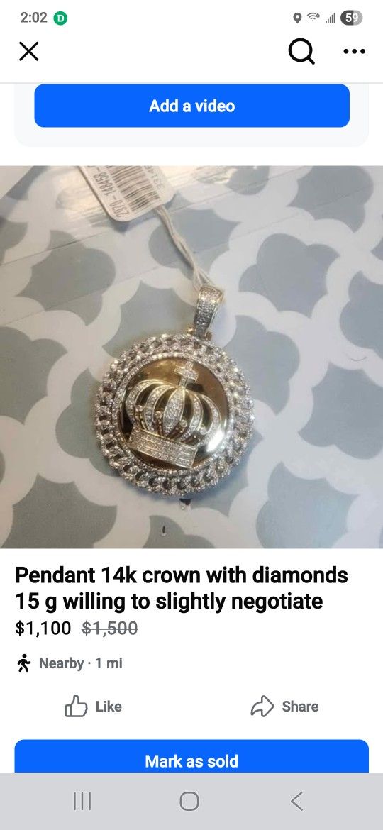 Crown Gold Pendant