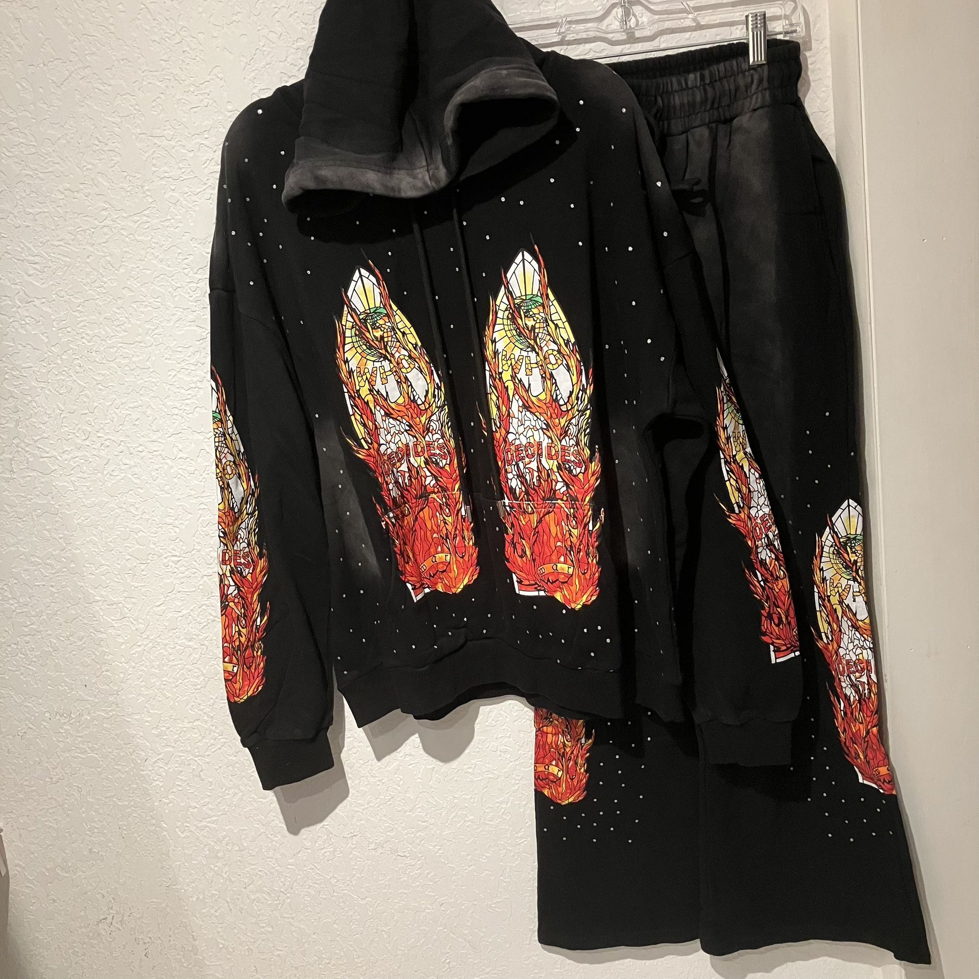 Who Decides War Sweatsuit Full Set