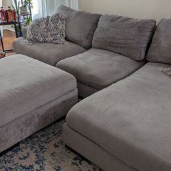 Sectional Sofa With Chaise & Ottoman 