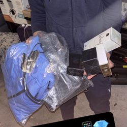 MEDIUM SIZE NIKE TECHS ALL COLORS