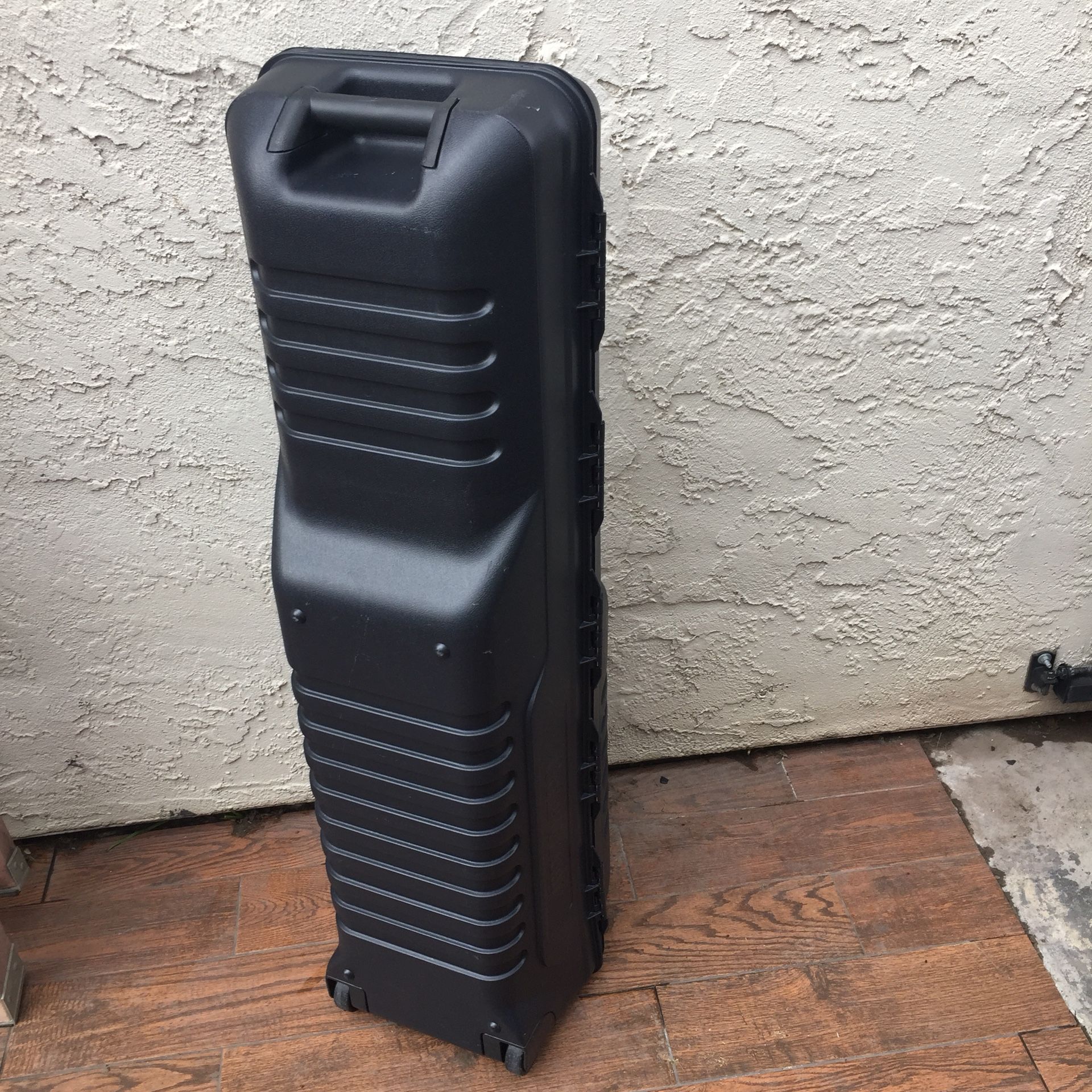 Golf Guard Golf Case Clubs Travel Hard Case for Sale in Campbell, CA OfferUp