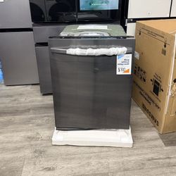 🔥Samsung - StormWash™ 48 dBA Dishwasher in Black Stainless Steel🔥