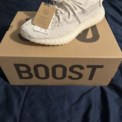 Yeezy 350 V2 