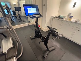 Peloton Bike+ – Excellent Condition – Lightly Used