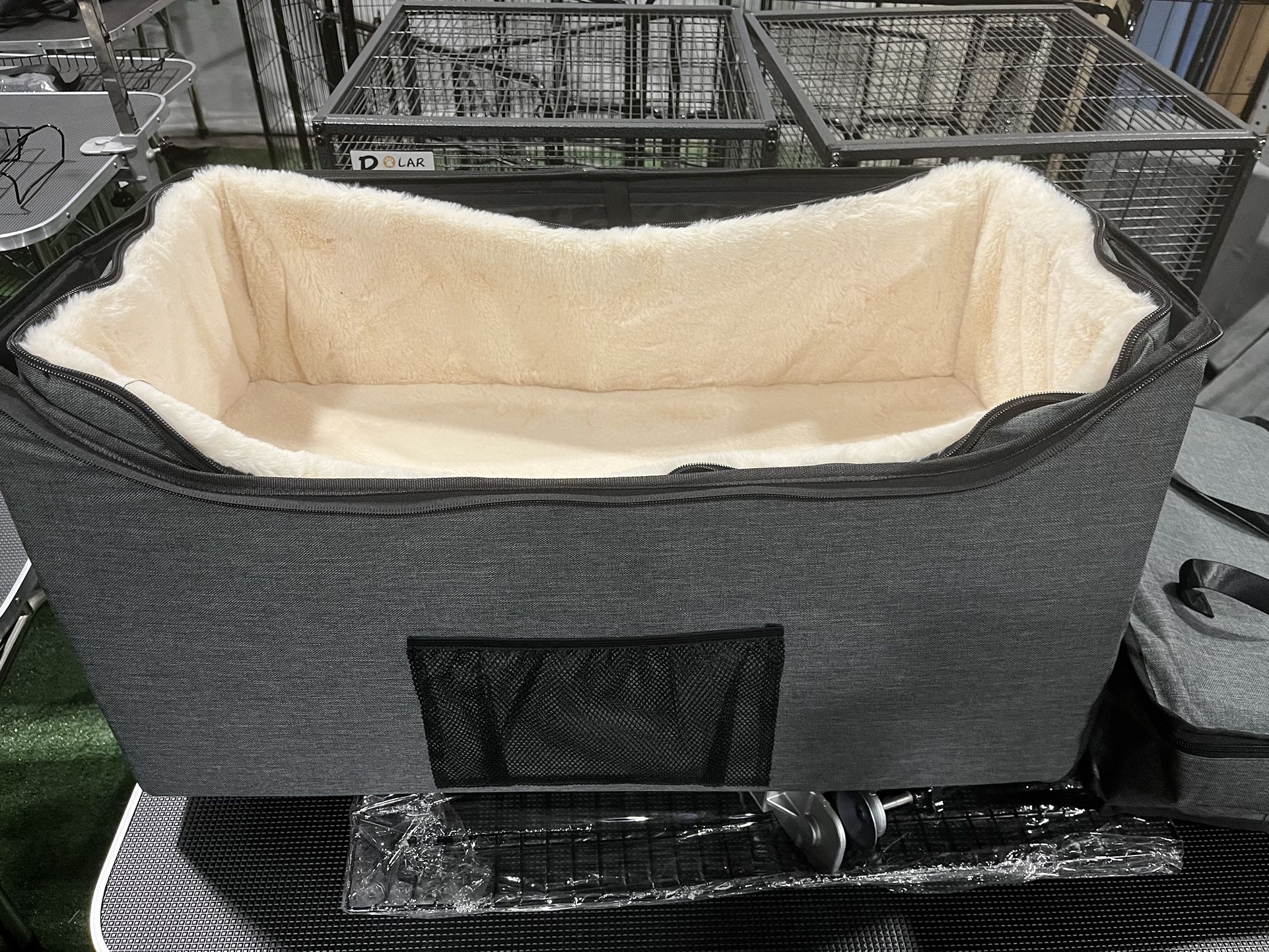 Brand new Dog Car Seat Booster with Two Tethers Double-Sided Cushion for Winter and Summer Use