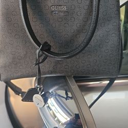 Woman's  GUESS purse