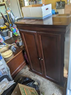 Furniture, Containers And Other Random Stuff! ***Make Offer!***