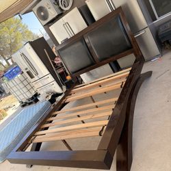 bed frame queen 
