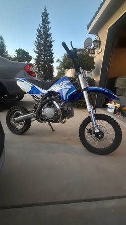 Apollo rfz 125cc dirtbike