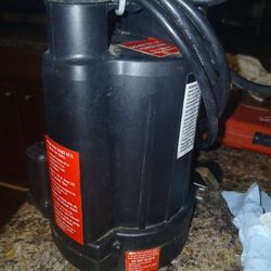Submersible automatic utility pump