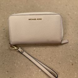 Michael Kors Wallet White With Gold Accents