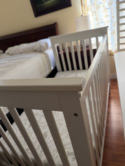 Baby Crib With Mattress.