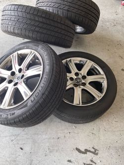 215/55/17 : set of 4:very clean rims with almost new tyres bolt pattern 5x114.3or 5x4.5 fit Camry and Avalon
