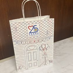  Build-A-Bear Workshop Reusable Gift bag - 25 YEARS OF HEART AND HUGS
