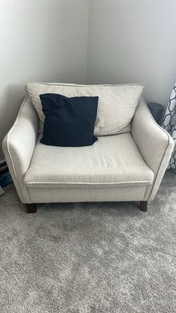 Oversized accent chair