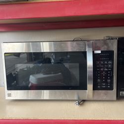 Brand New Kenmore Microwave