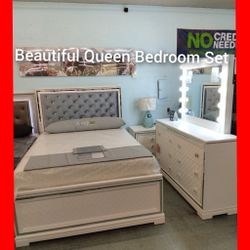 🥰 Beautiful Queen Bedroom Set 