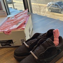 Jordan 1 Retro Low OG SP Travis Scott Velvet Brown