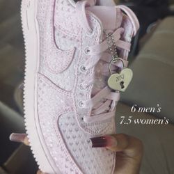 Brand New Nike Air Force 1 Valentine’s Day Pink Hearts (Men’s 6 / Women’s 7.5) – Never Worn w/ Box 