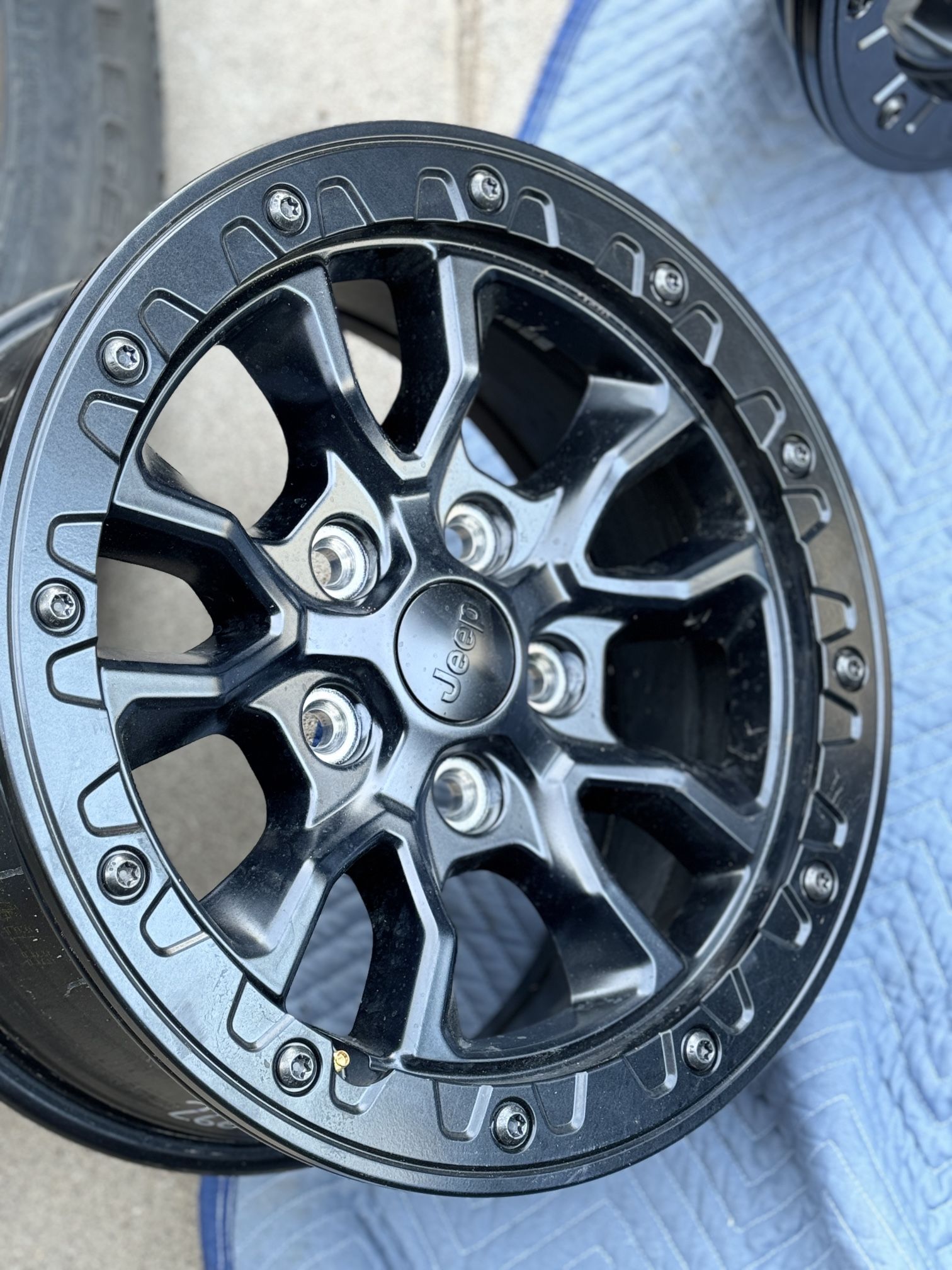 17–Inch x 7.5–Inch Black Beadlock–Capable Wheels