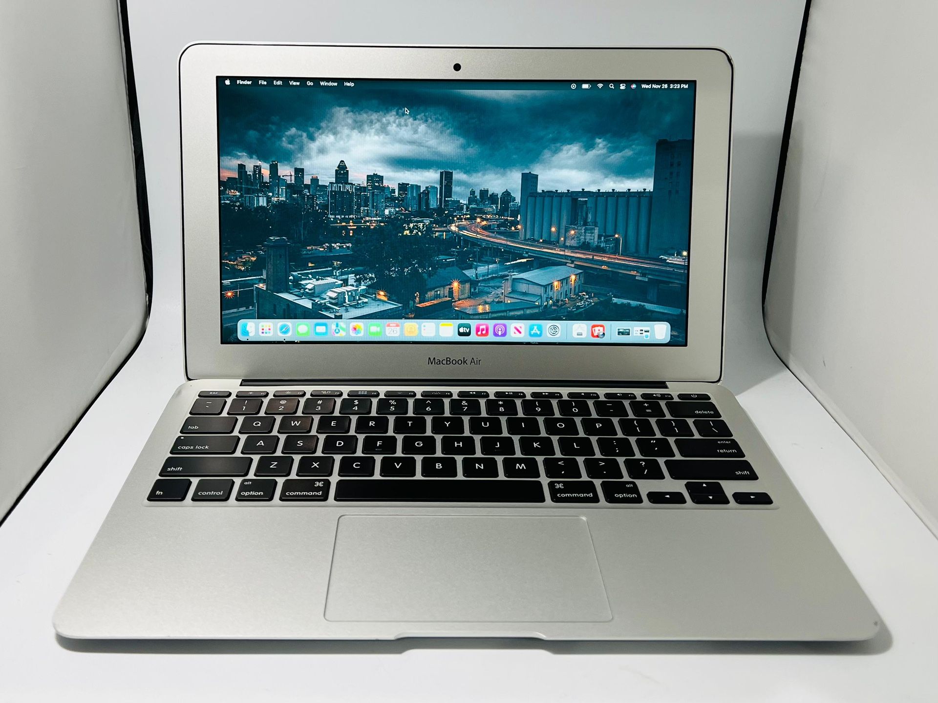 Apple MacBook AIR 11” 2015 Core i5 4GB 128GB Fully Functional