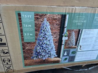 7.5' Classic Artificial Pre-Lit Christmas Tree