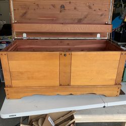 Lane Mid Century Cedar Chest 