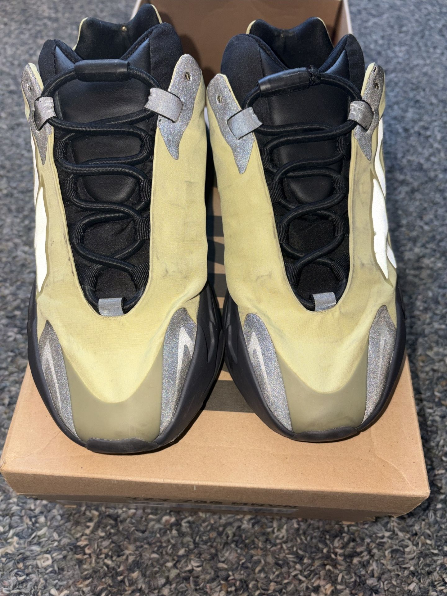 Yeezy 700 Resin Men’s Size 7