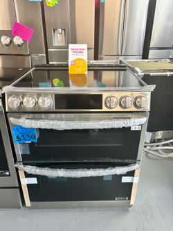 Lg double oven stove  ( New)