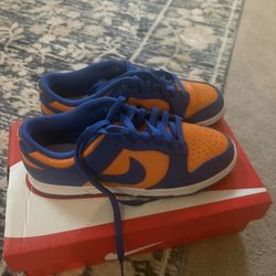 ‘Knicks’ Nike Dunks 