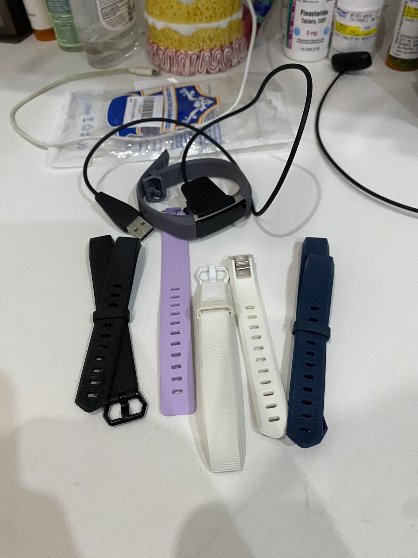 Fitbit Inspire HR And Bands (Damaged Fitbit)