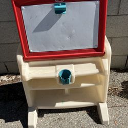 STEP 2 FLIP DESK/ART EASEL