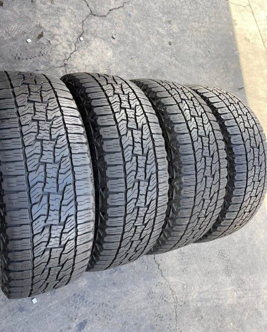 245 60 18 Tires Con 80% De Vida Las 4 De La Marca FALKEN
