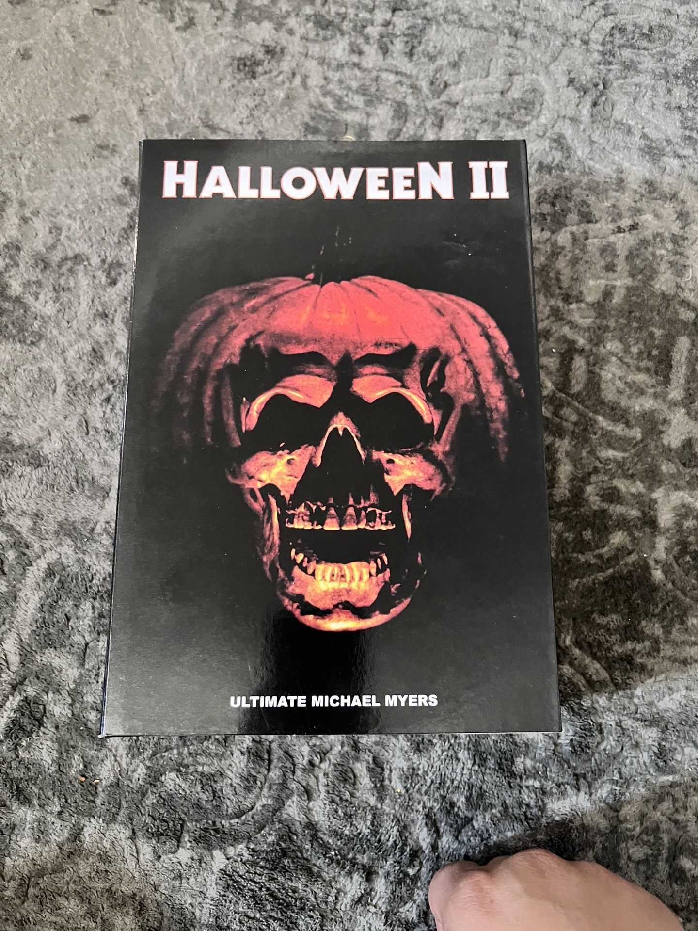Neca Halloween 2 Michale Meyers Figure And Ghost Face Figure 