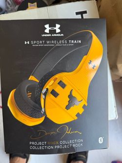 RARE THE ROCK Limited COLLECTORS EDITION Under Armour Sport Wireless Train Headphones