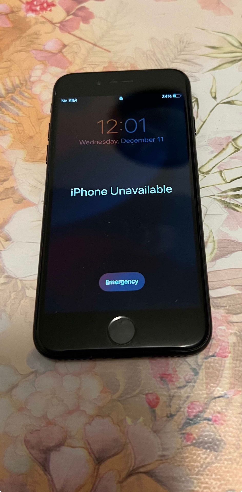 iPhone 7 32GB ( excellent condition cosmetic) locked i don’t have a code.
