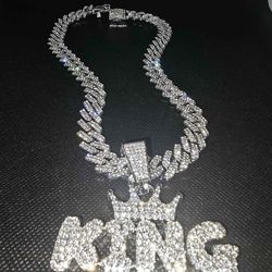 Iced King Chain And Charm 👑