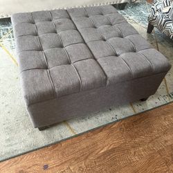 Ottoman w/ Storage