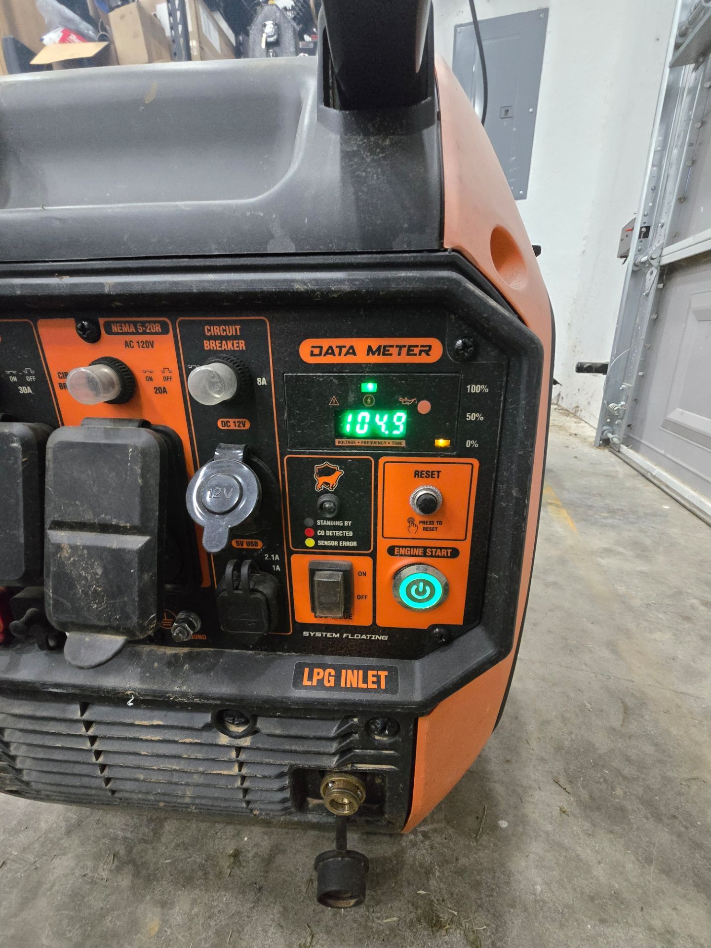 6800 watt electric start quiet inverter generator gas or propane