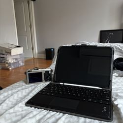 10th Gen Apple iPad With Digital Camera