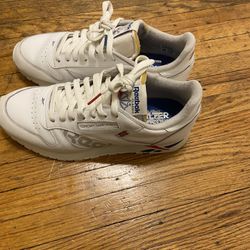 Reebok Sneakers men’s 9