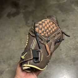 Youth Baseball Glove