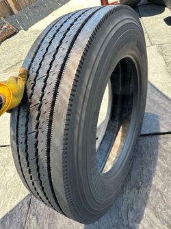 275/80/24.5 Michelin
