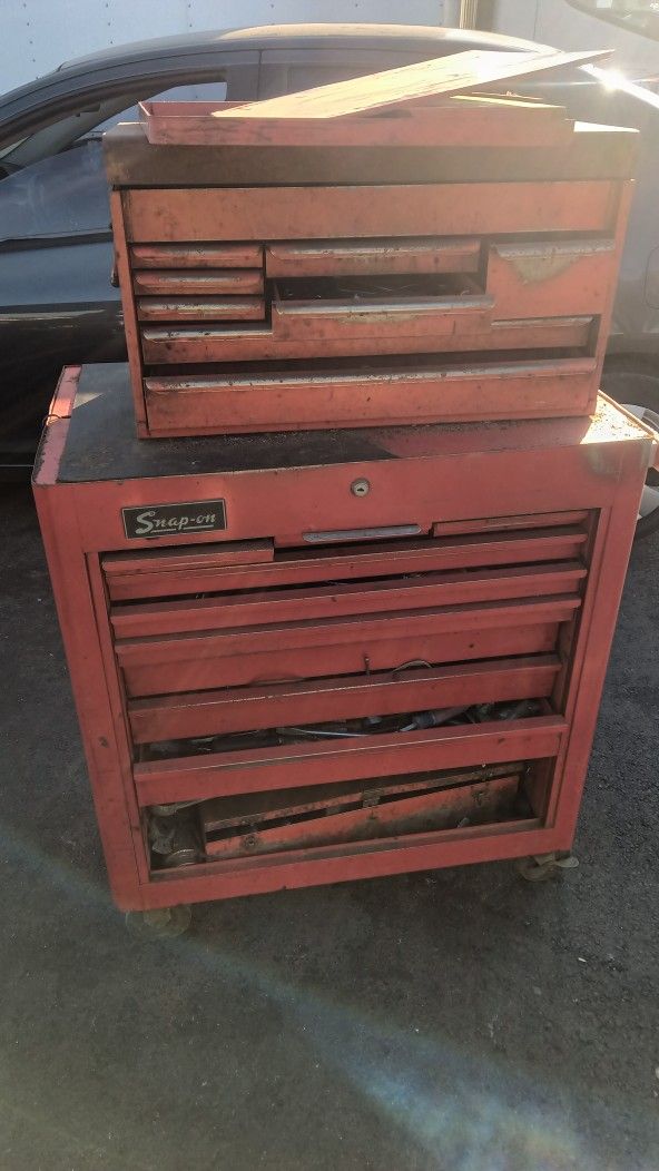 Vintage Snap On Tool Box Full Of Goodies