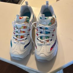 Sketchers Women’s Size 9 Sneakers 